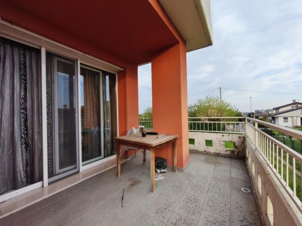 THIENE - APPARTAMENTO SU DUE LIVELLI ZONA GIORNO 53 MQ. TERRAZZO E GARAGE DOPPIO